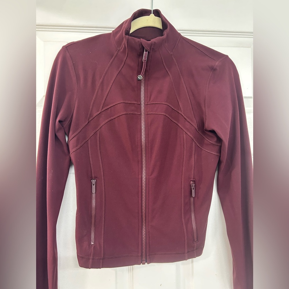 Lululemon burgundy define cropped jacket size 8
